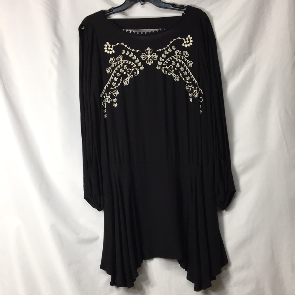 Xhileration Women’s Black Embroidered Dress Size S Like-NEW Condition